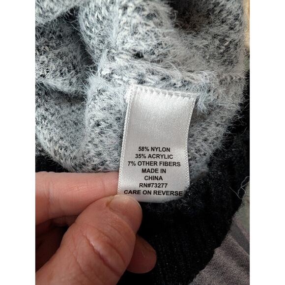 ELLE Womens Color Block Pullover Sweater Size L Longline Black Gray Cozycore - Picture 7 of 7